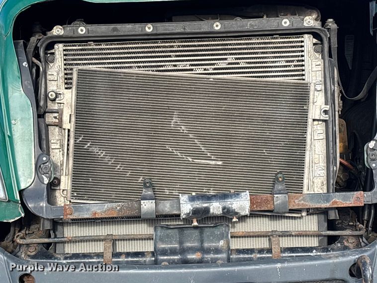 image for item YA2293 2017 Freightliner Cascadia 125 semi truck