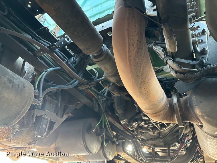 image for item YA2293 2017 Freightliner Cascadia 125 semi truck