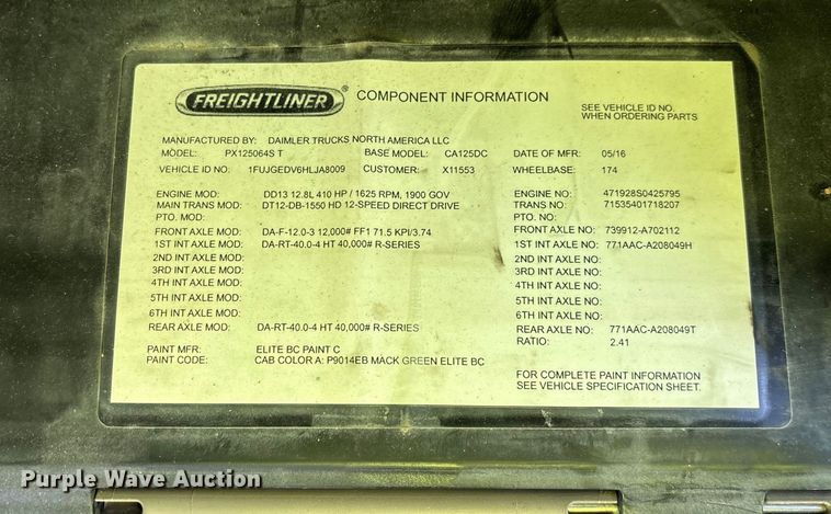 image for item YA2293 2017 Freightliner Cascadia 125 semi truck