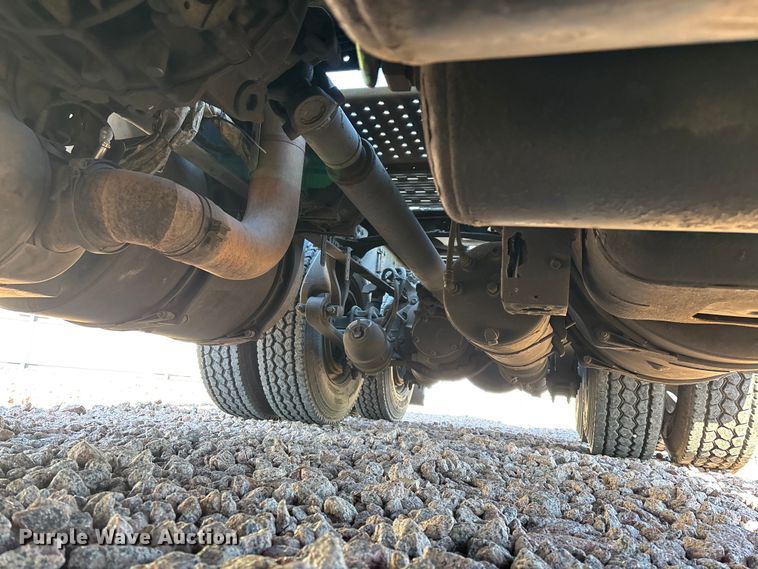 image for item YA2294 2017 Freightliner Cascadia 125 semi truck