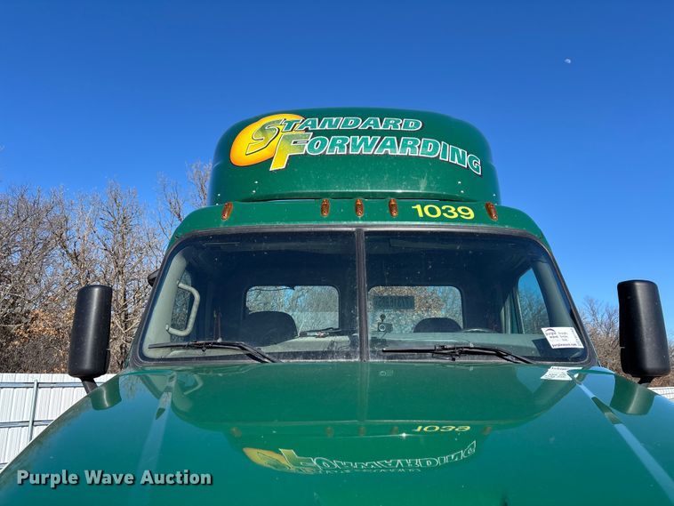 image for item YA2294 2017 Freightliner Cascadia 125 semi truck