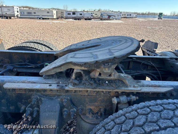 image for item YA2294 2017 Freightliner Cascadia 125 semi truck