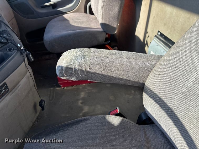 image for item YA2294 2017 Freightliner Cascadia 125 semi truck