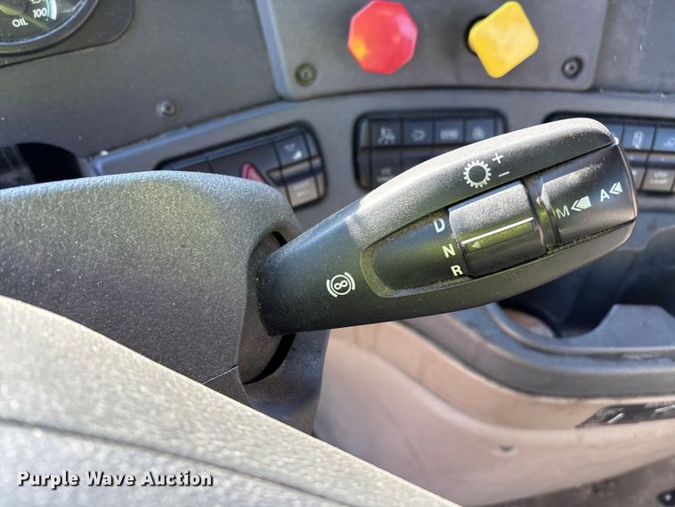 image for item YA2294 2017 Freightliner Cascadia 125 semi truck