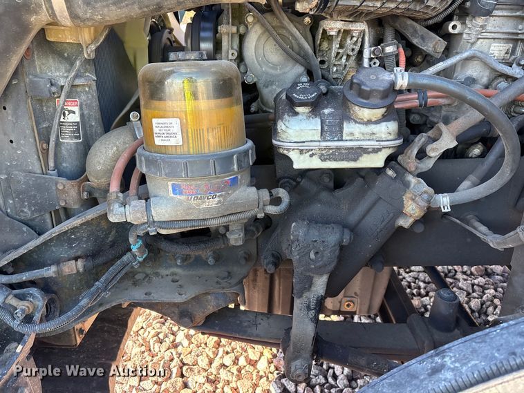 image for item YA2294 2017 Freightliner Cascadia 125 semi truck