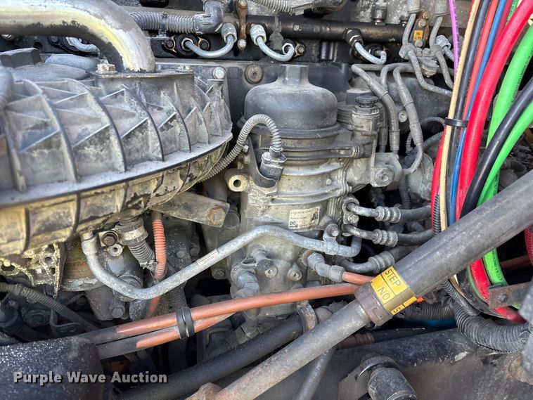 image for item YA2294 2017 Freightliner Cascadia 125 semi truck