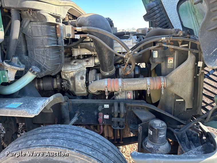 image for item YA2294 2017 Freightliner Cascadia 125 semi truck