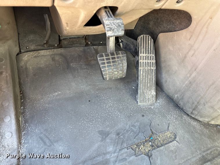 image for item YA2295 2017 Freightliner Cascadia 125 semi truck