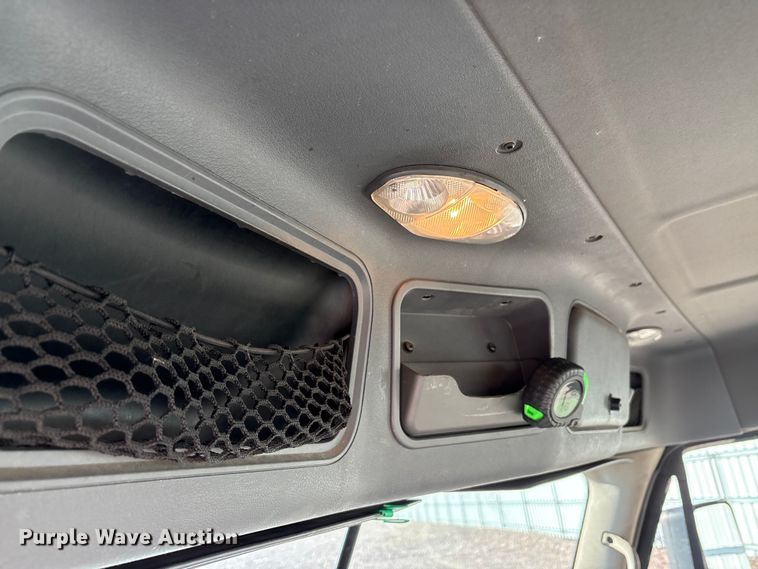 image for item YA2295 2017 Freightliner Cascadia 125 semi truck