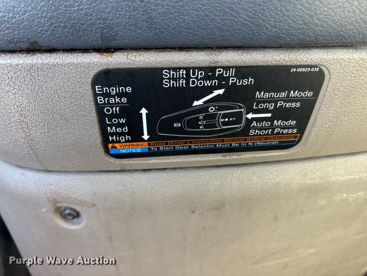 image for item YA2295 2017 Freightliner Cascadia 125 semi truck