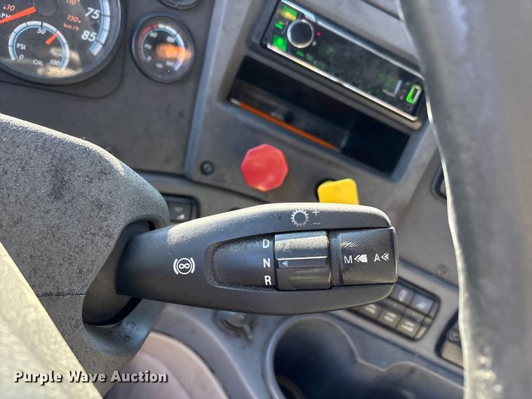 image for item YA2295 2017 Freightliner Cascadia 125 semi truck