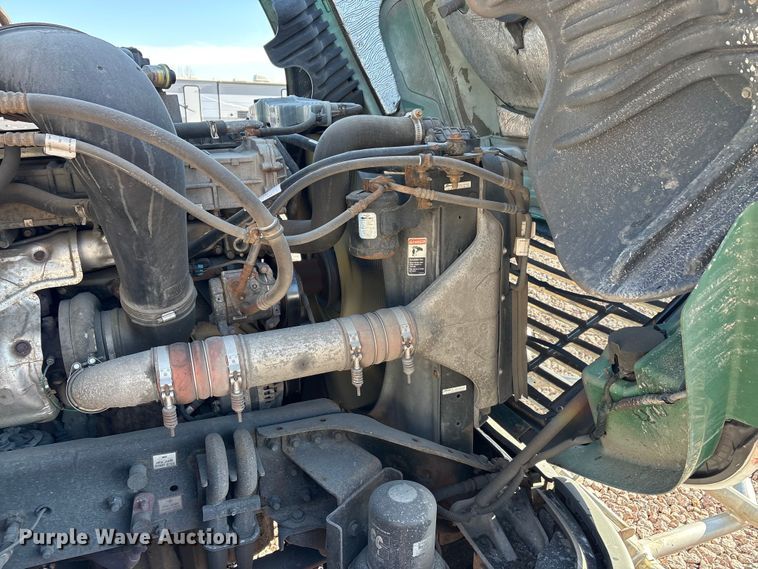 image for item YA2295 2017 Freightliner Cascadia 125 semi truck