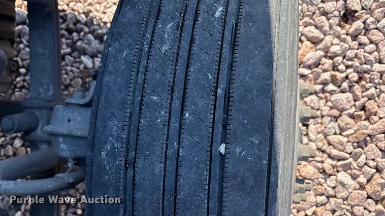 image for item YA2295 2017 Freightliner Cascadia 125 semi truck