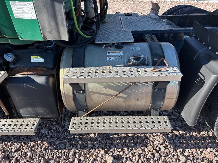 image for item YA2296 2017 Freightliner Cascadia 125 semi truck