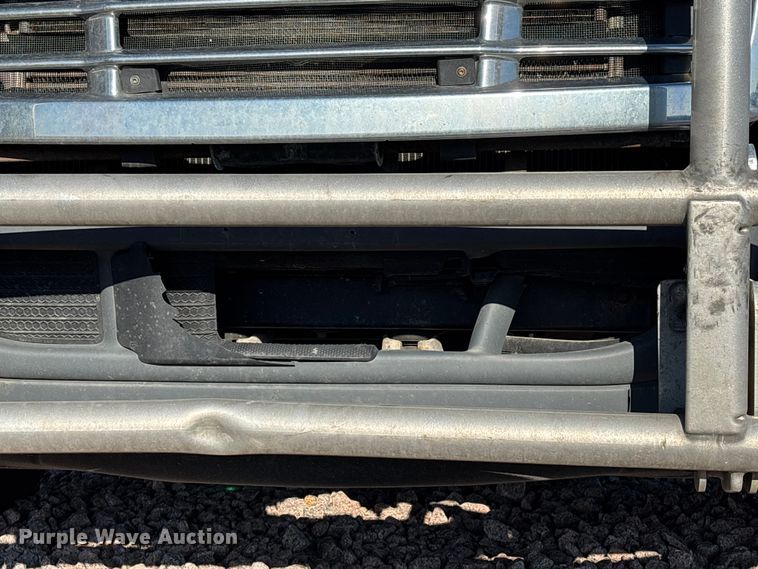 image for item YA2296 2017 Freightliner Cascadia 125 semi truck