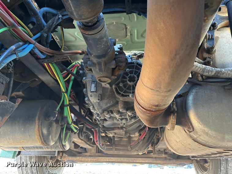 image for item YA2296 2017 Freightliner Cascadia 125 semi truck