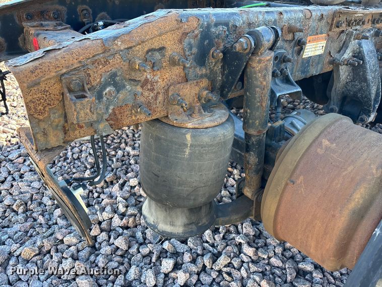 image for item YA2296 2017 Freightliner Cascadia 125 semi truck