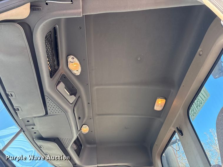 image for item YA2296 2017 Freightliner Cascadia 125 semi truck