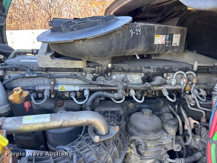 image for item YA2296 2017 Freightliner Cascadia 125 semi truck