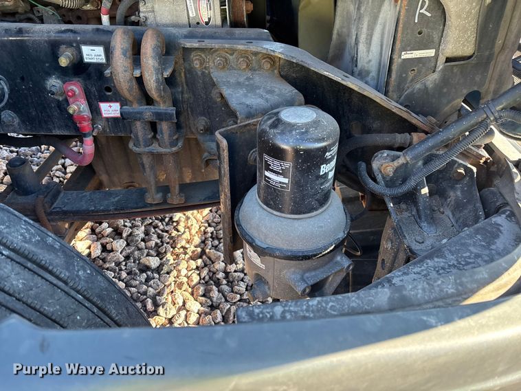 image for item YA2296 2017 Freightliner Cascadia 125 semi truck