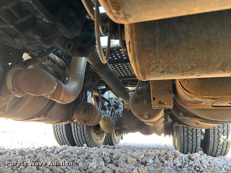 image for item YA2297 2017 Freightliner Cascadia 125 semi truck