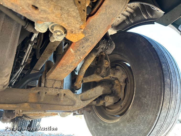 image for item YA2297 2017 Freightliner Cascadia 125 semi truck