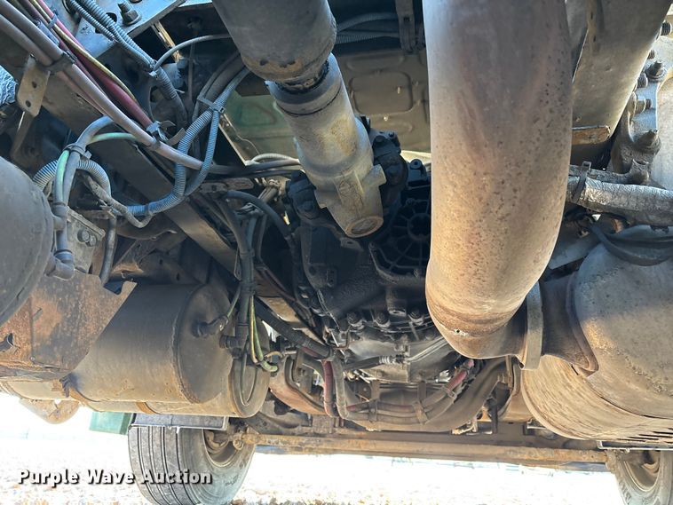 image for item YA2297 2017 Freightliner Cascadia 125 semi truck