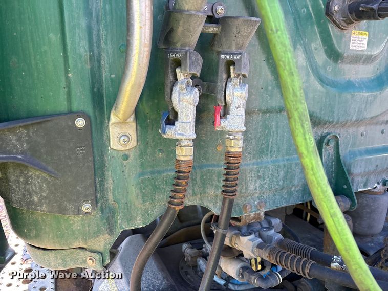 image for item YA2297 2017 Freightliner Cascadia 125 semi truck