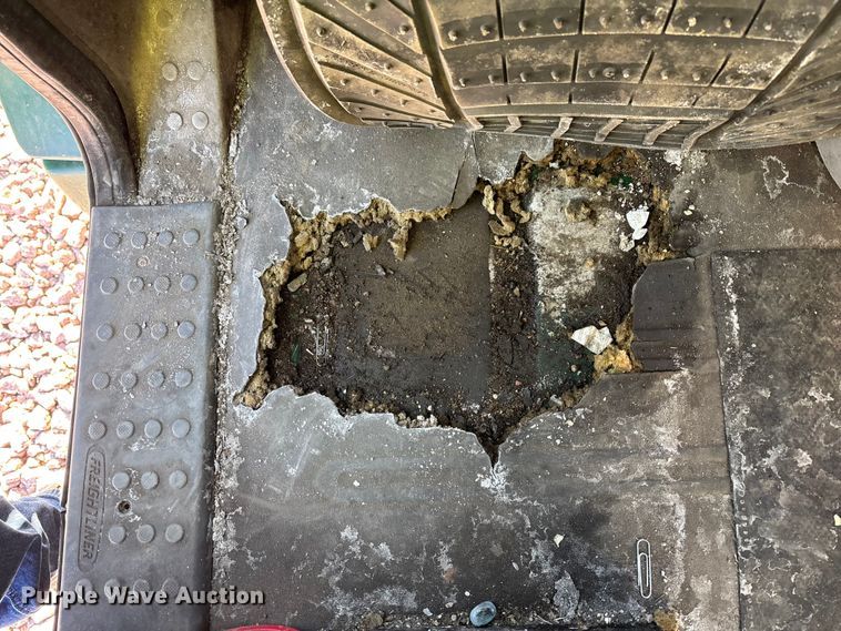 image for item YA2297 2017 Freightliner Cascadia 125 semi truck