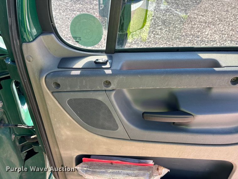 image for item YA2297 2017 Freightliner Cascadia 125 semi truck