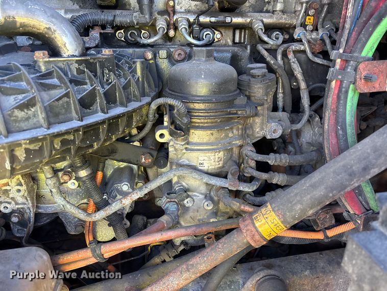 image for item YA2297 2017 Freightliner Cascadia 125 semi truck