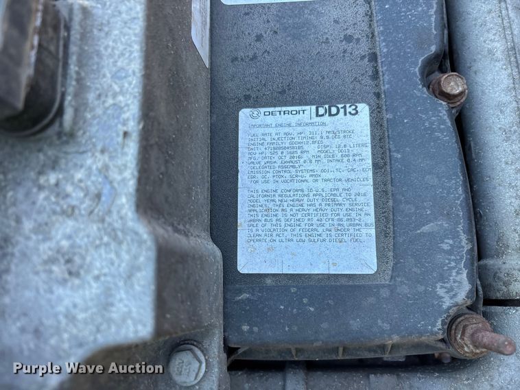 image for item YA2297 2017 Freightliner Cascadia 125 semi truck