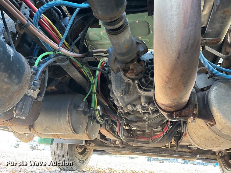 image for item YA2299 2017 Freightliner Cascadia 125 semi truck