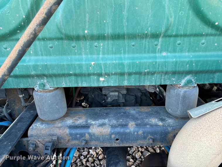 image for item YA2299 2017 Freightliner Cascadia 125 semi truck