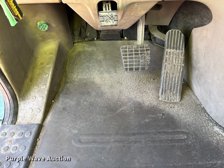 image for item YA2299 2017 Freightliner Cascadia 125 semi truck