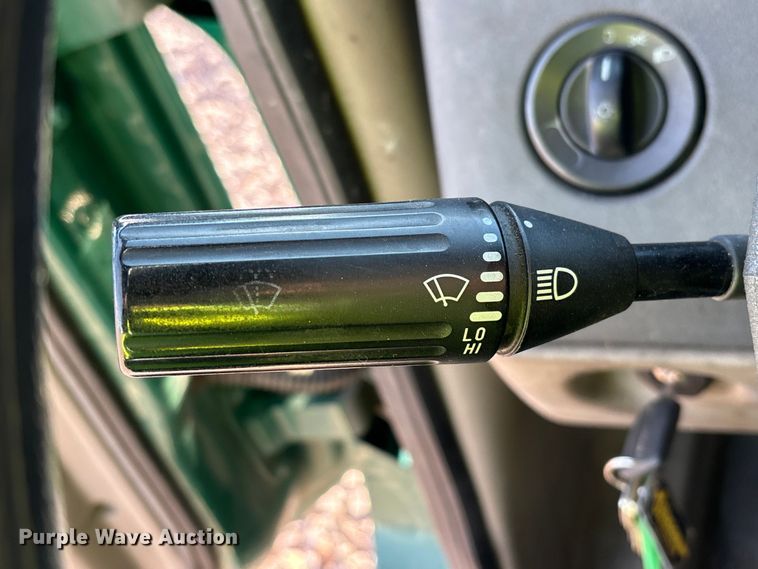 image for item YA2299 2017 Freightliner Cascadia 125 semi truck