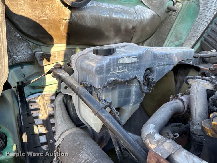 image for item YA2299 2017 Freightliner Cascadia 125 semi truck