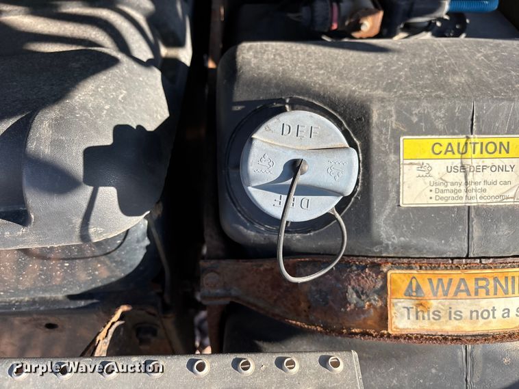 image for item YA2299 2017 Freightliner Cascadia 125 semi truck