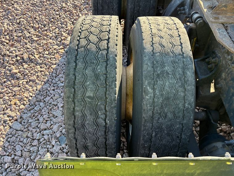 image for item YA2299 2017 Freightliner Cascadia 125 semi truck