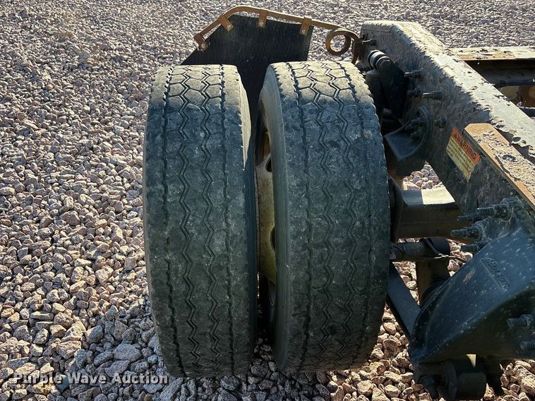 image for item YA2299 2017 Freightliner Cascadia 125 semi truck