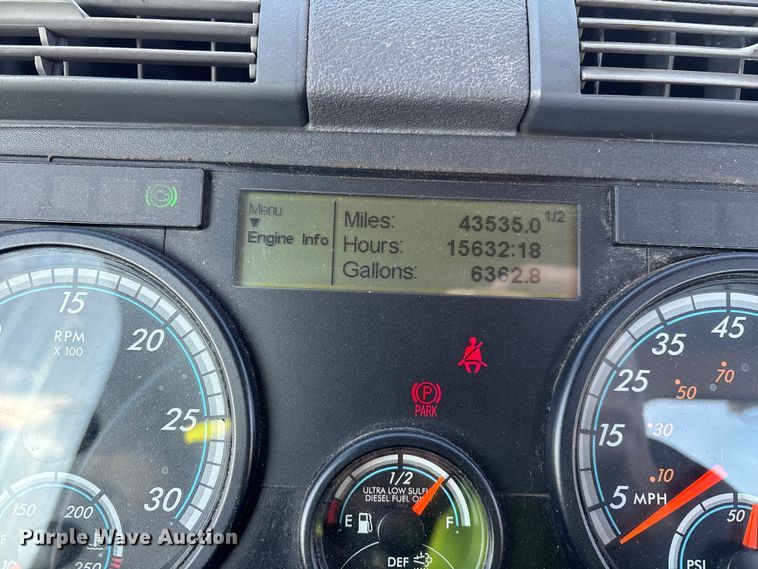 image for item YA2299 2017 Freightliner Cascadia 125 semi truck