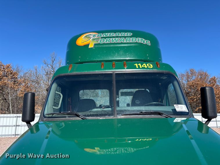 image for item YA2300 2017 Freightliner Cascadia 125 semi truck