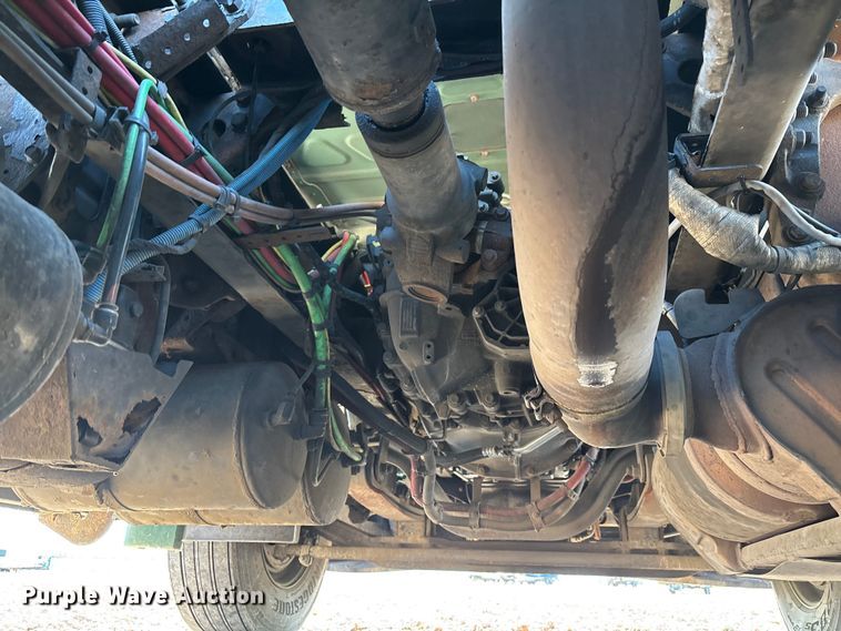 image for item YA2300 2017 Freightliner Cascadia 125 semi truck