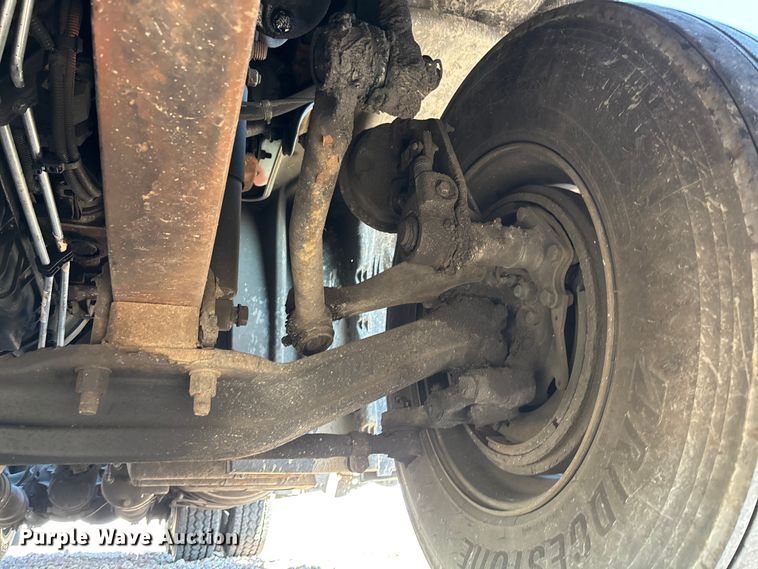 image for item YA2300 2017 Freightliner Cascadia 125 semi truck