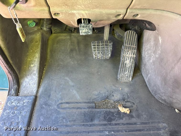 image for item YA2300 2017 Freightliner Cascadia 125 semi truck