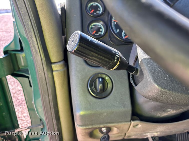 image for item YA2300 2017 Freightliner Cascadia 125 semi truck