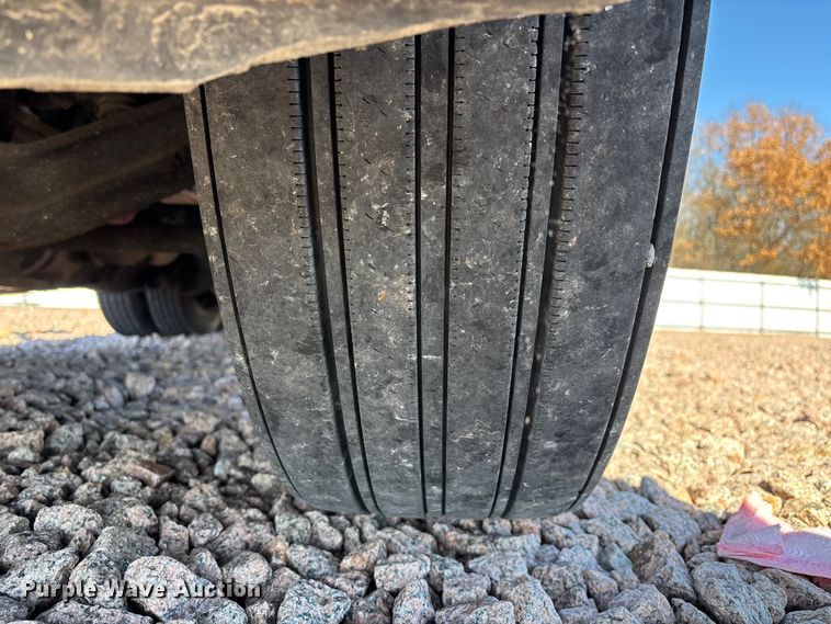 image for item YA2300 2017 Freightliner Cascadia 125 semi truck