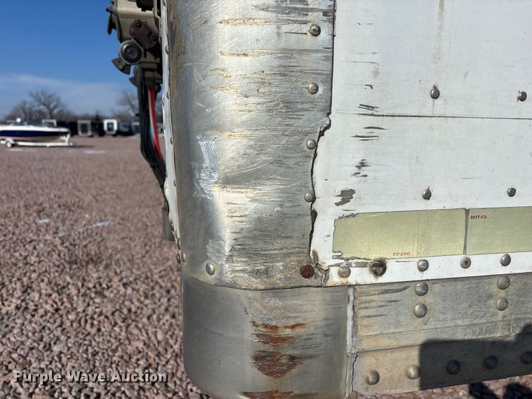 image for item YA2301 2013 Strick dry van trailer