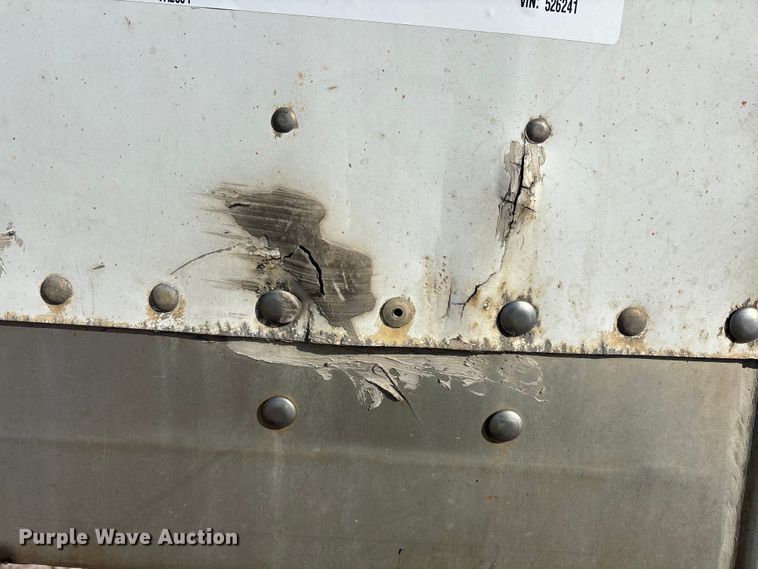 image for item YA2301 2013 Strick dry van trailer