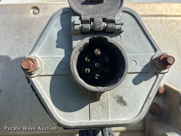 image for item YA2301 2013 Strick dry van trailer